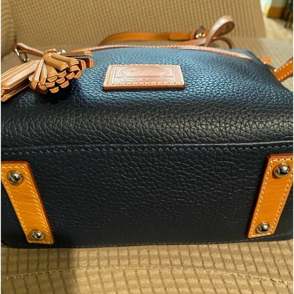 Dooney and Bourke Lani Crossbody purse